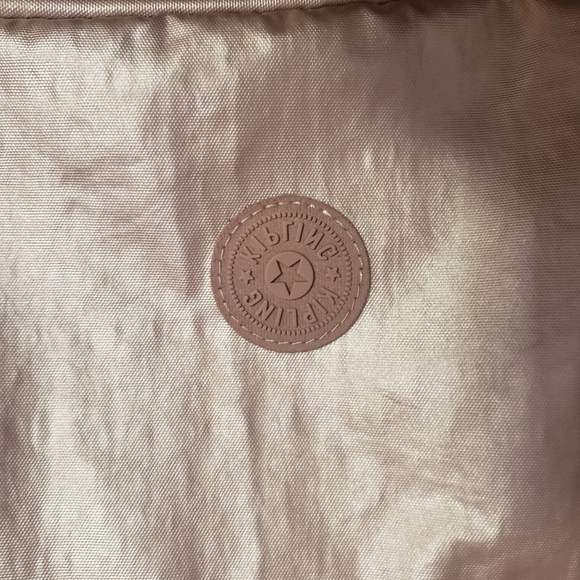 New Kipling medium tote - Picture 3 of 7